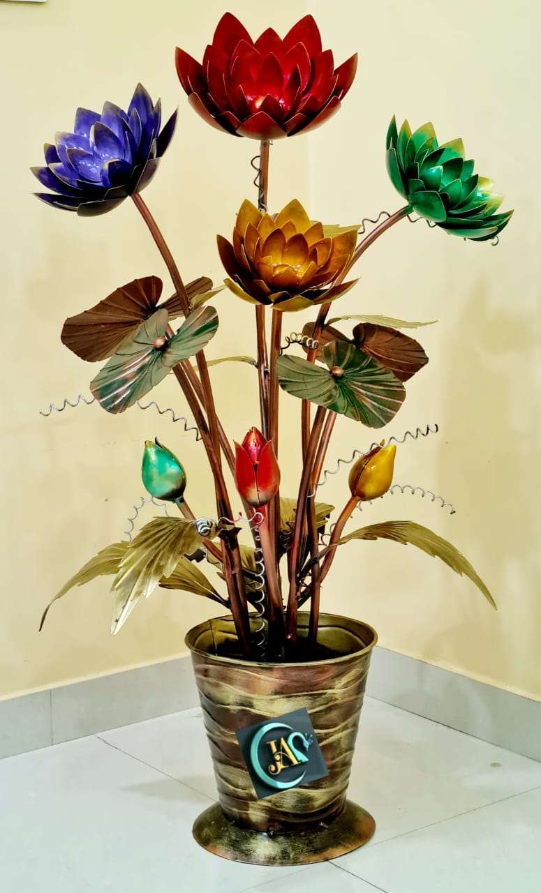 Metal Vase with metal flowers idekors